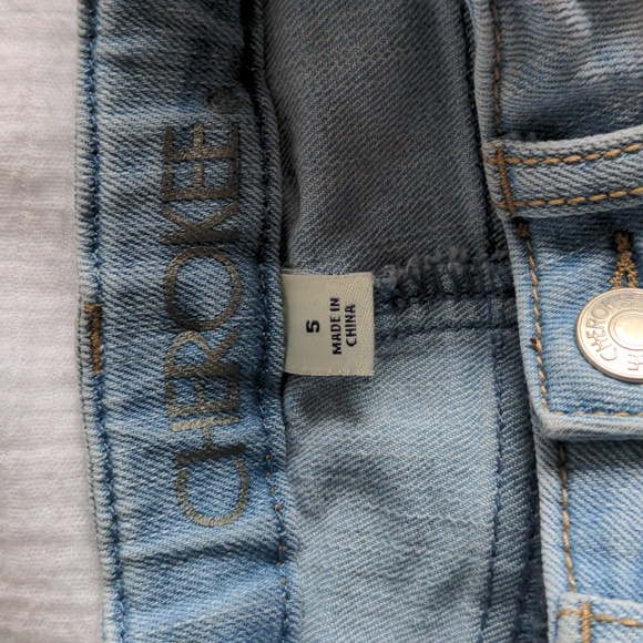 Cherokee Distressed Lacy Jeans - Picture 3 of 6